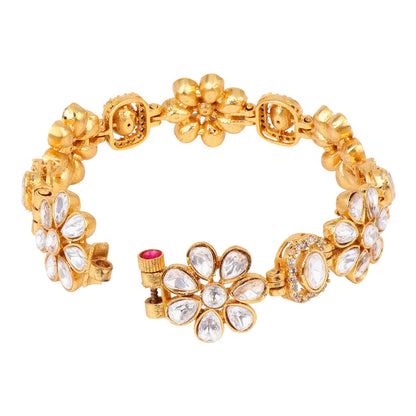 👑 Queenura™ Flower Shape Kundan Chain Bracelet
