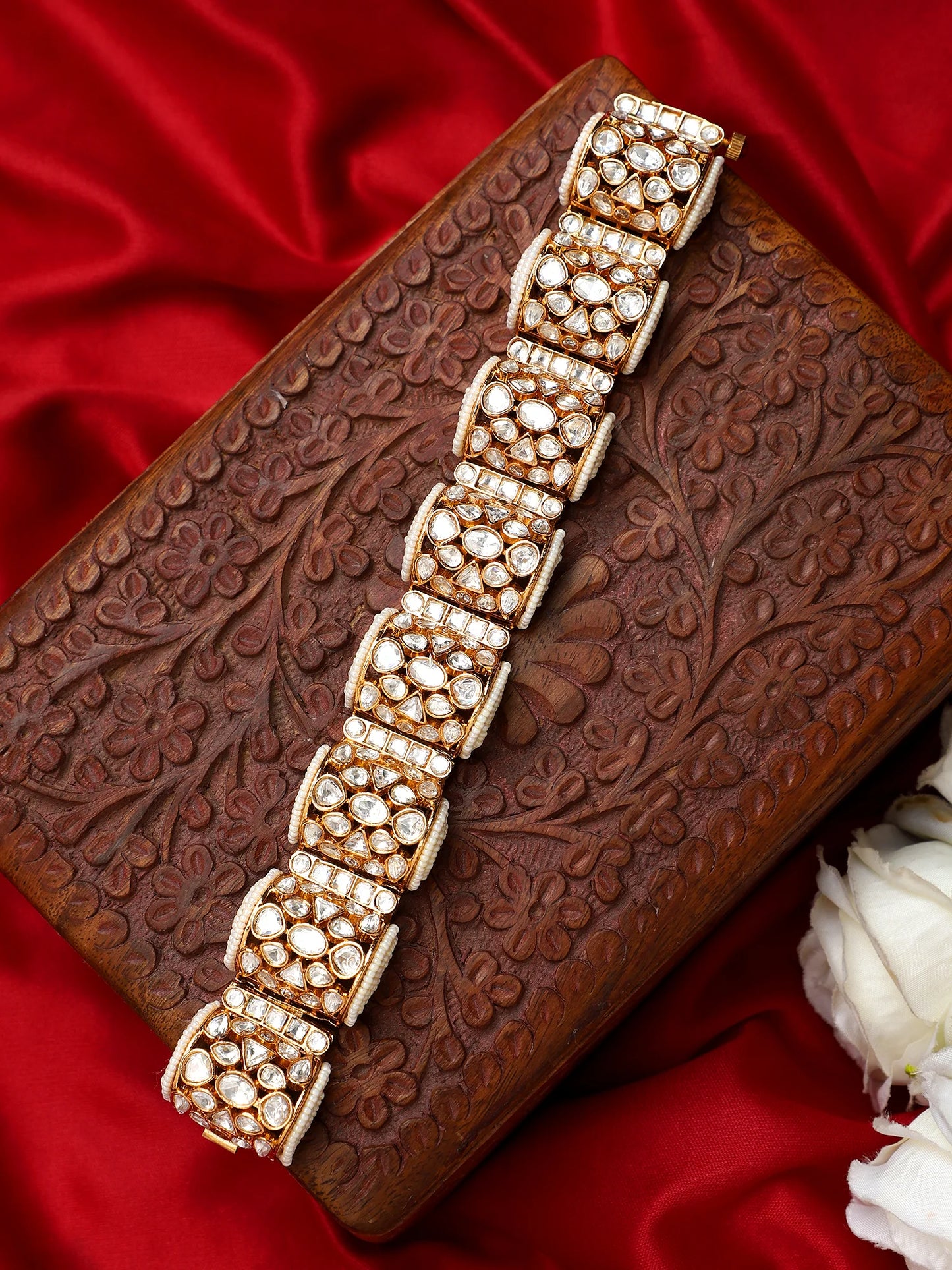 👑 Queenura™ Heavy Kundan Beaded Chain Bracelet