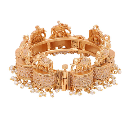 👑 Pastel Peach Bridal Kangan with Ghungroo Border